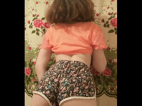 ❤️ مثير فاتنة الشباب تجريد من شورت لها على الكاميرا ️