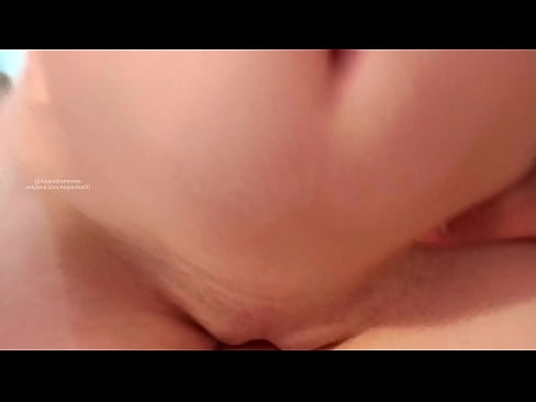❤️ أنام في غرفة أختي وهكذا استيقظت ️